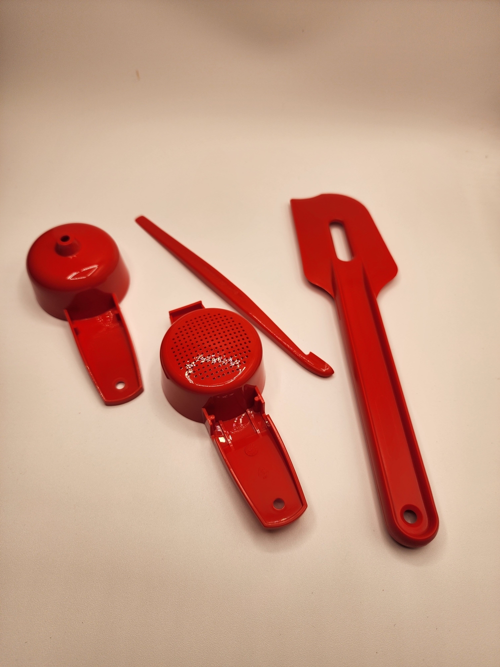 Tupperware Red Kitchen Gadget Set - 4 Piece Utensils